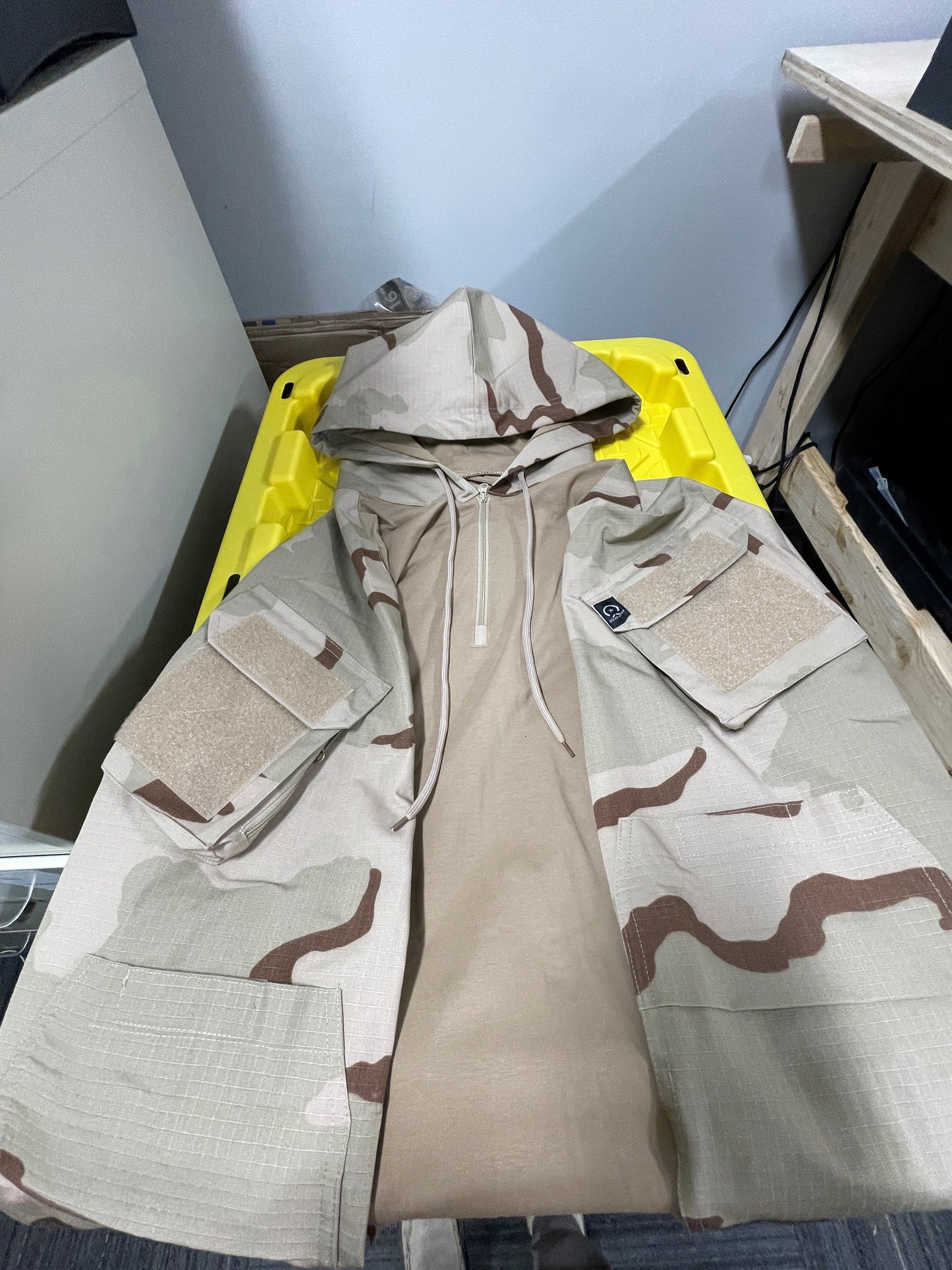Desert Tri Color Brown Chest
